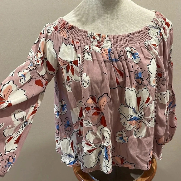 ASTR - Off The Shoulder - Floral Lightweight Blouse - Size Small - Gently Used!! - Picture 2 of 8